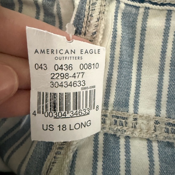 American Eagle Blue High Waisted 18L Mom Jeans - Picture 7 of 9